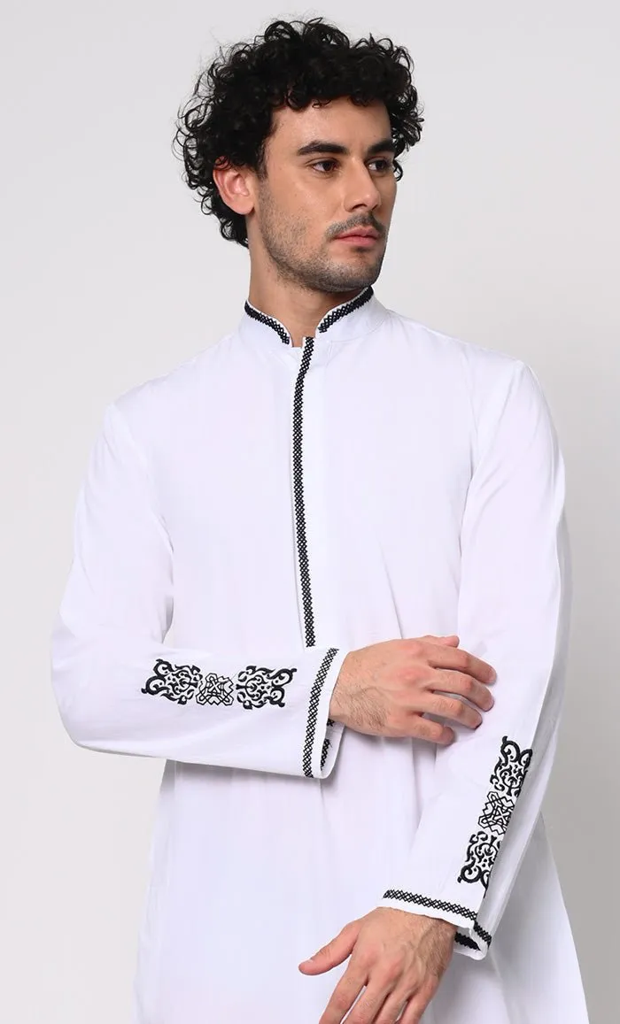 Arabic Elegance: Men's Embroidered White Thobe With Pockets