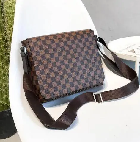 Evening Bags DISTRICT PM High-end quality arrival Classic Bags fashion Men messenger handbags cross body m8912