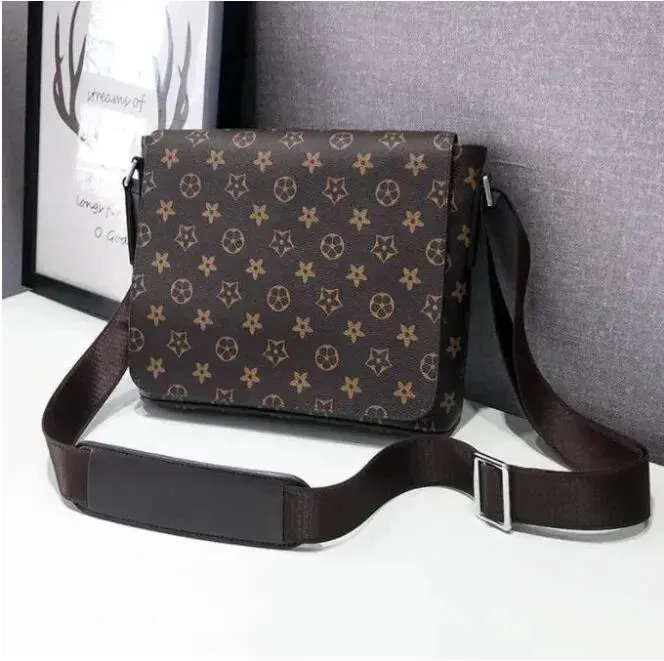 Evening Bags DISTRICT PM High-end quality arrival Classic Bags fashion Men messenger handbags cross body m8912