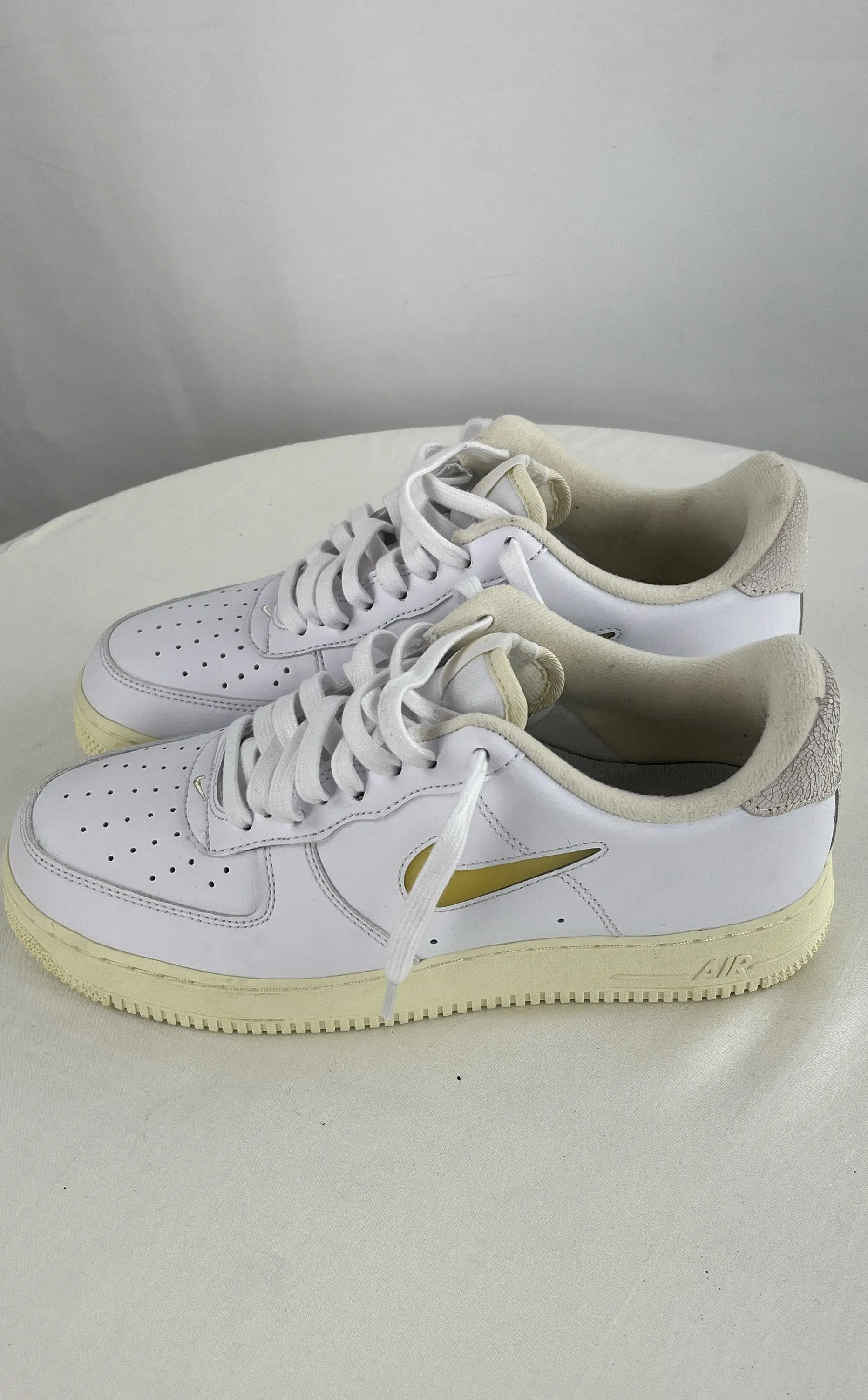 Nike Air Force 1 Low 07 White/Yellow DC8894-100 Size 8.5 Shoes NWOB