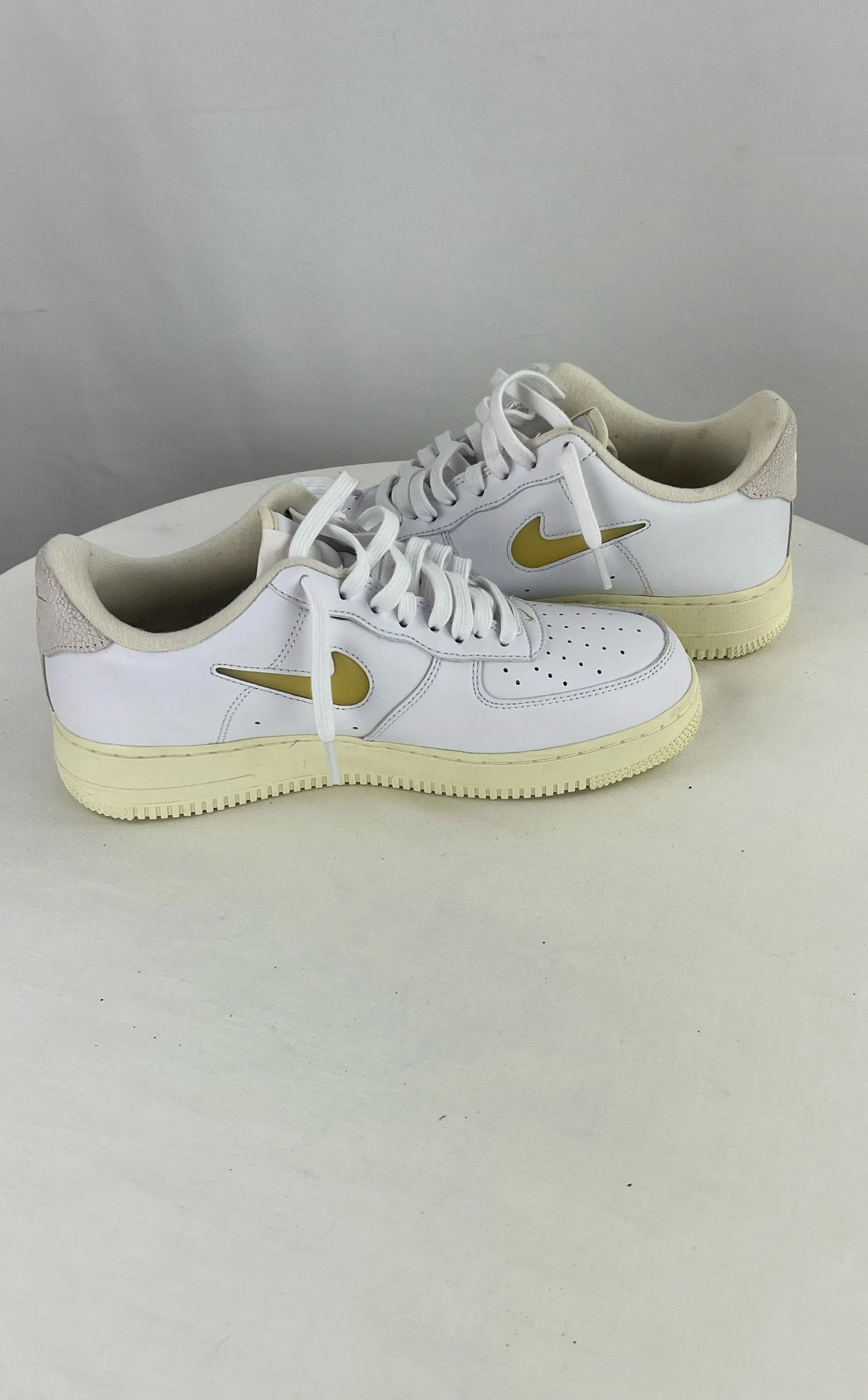 Nike Air Force 1 Low 07 White/Yellow DC8894-100 Size 8.5 Shoes NWOB