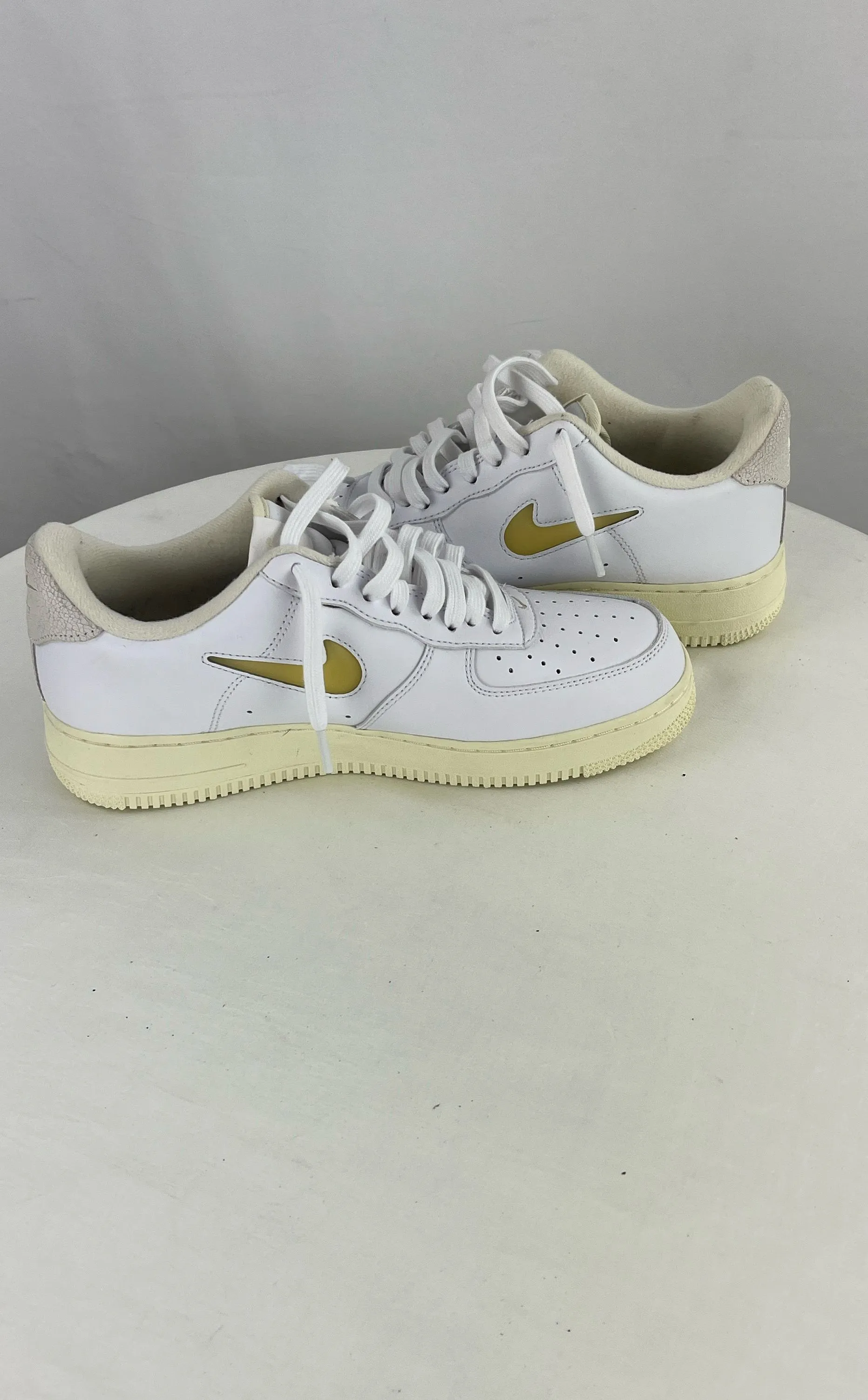 Nike Air Force 1 Low 07 White/Yellow DC8894-100 Size 8.5 Shoes NWOB