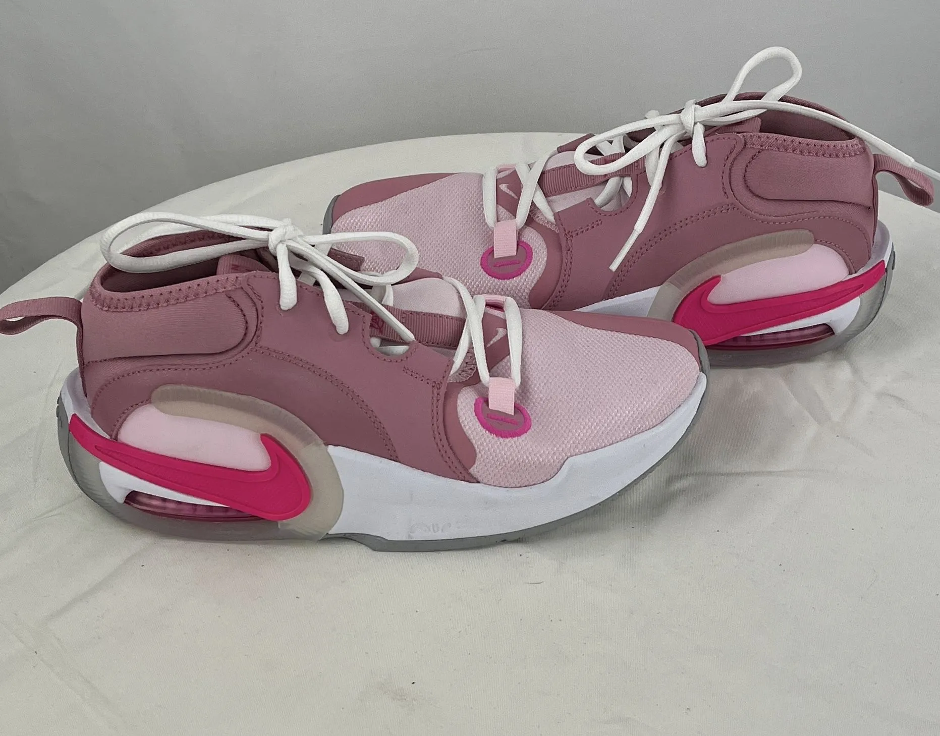 Nike Girl's Air Zoom Crossover 2 SE Sail Pink Leather Basketball Shoes Size 6.5Y