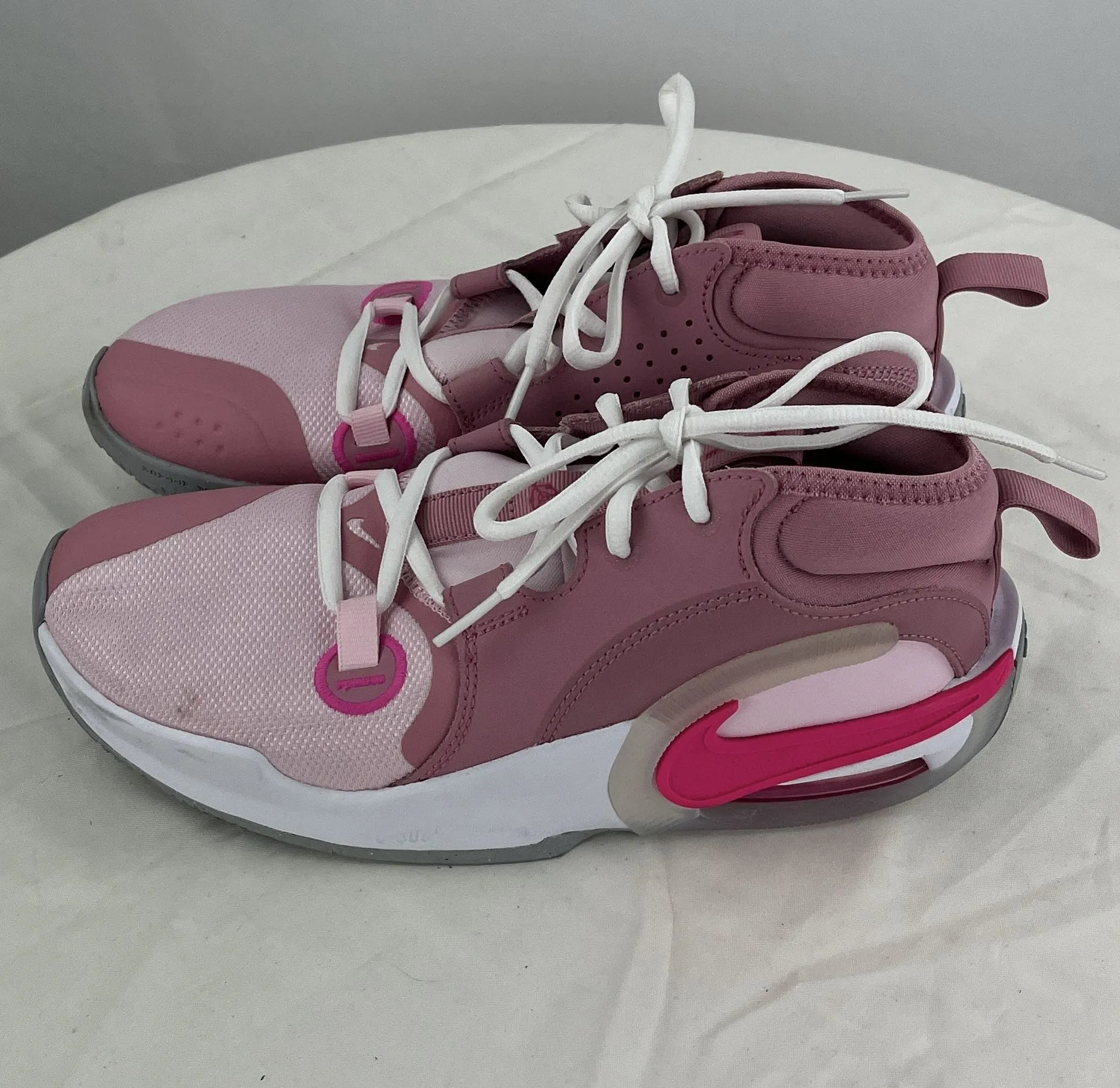 Nike Girl's Air Zoom Crossover 2 SE Sail Pink Leather Basketball Shoes Size 6.5Y