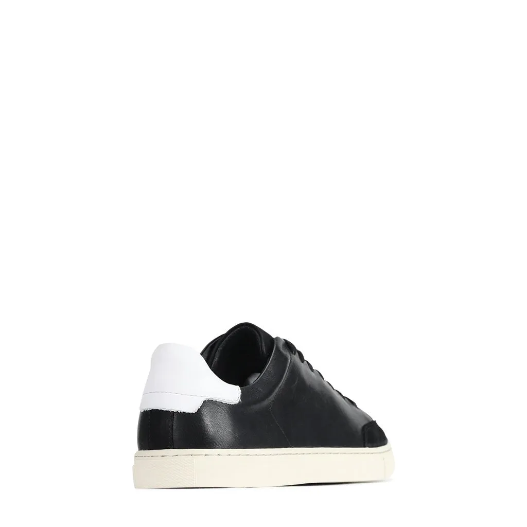 PANELS LOW TOP SNEAKERS LEATHER