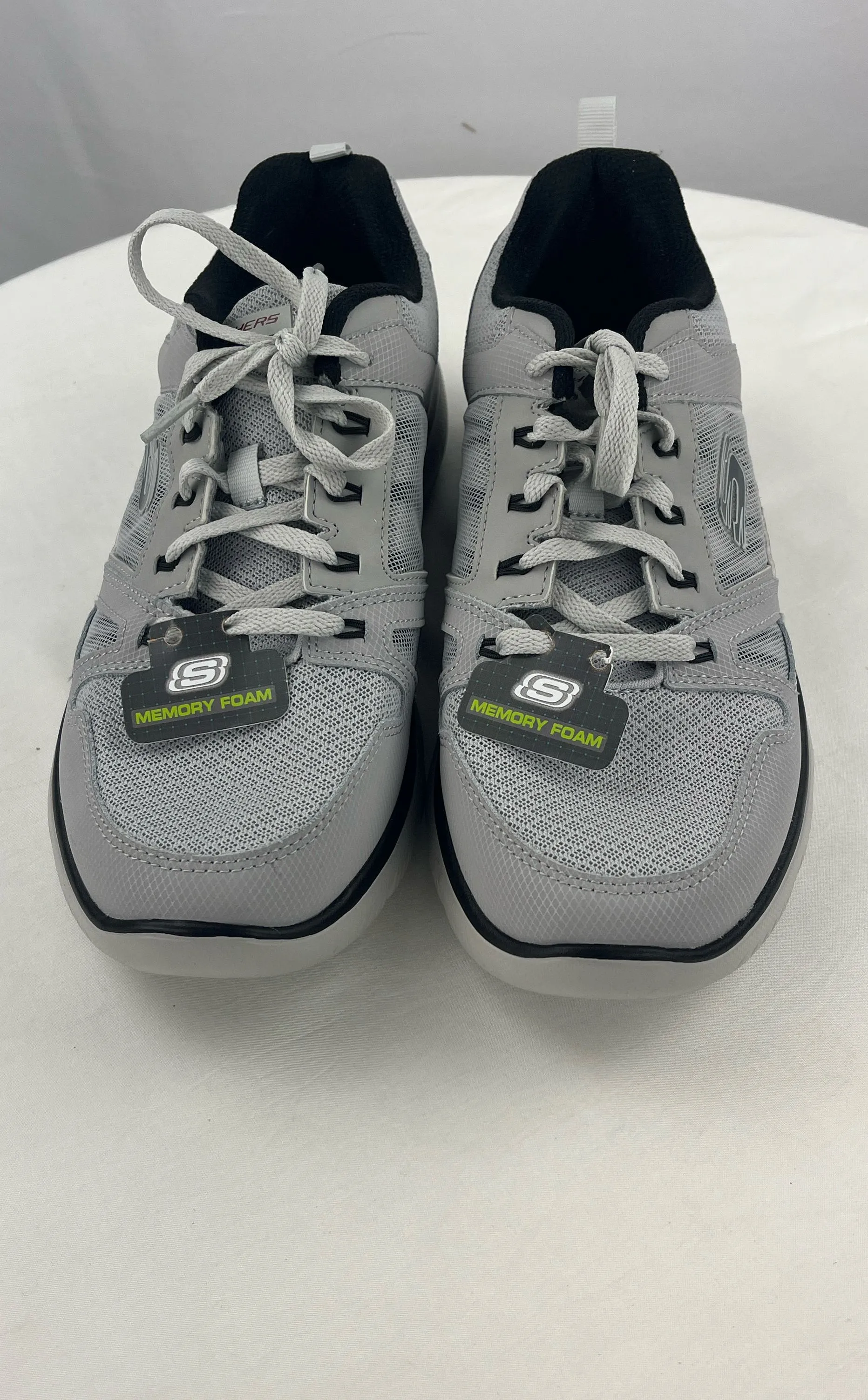 Skechers Men's Gray Lite-Weight Sneakers Memory Foam Soles Size 9.5 NWT