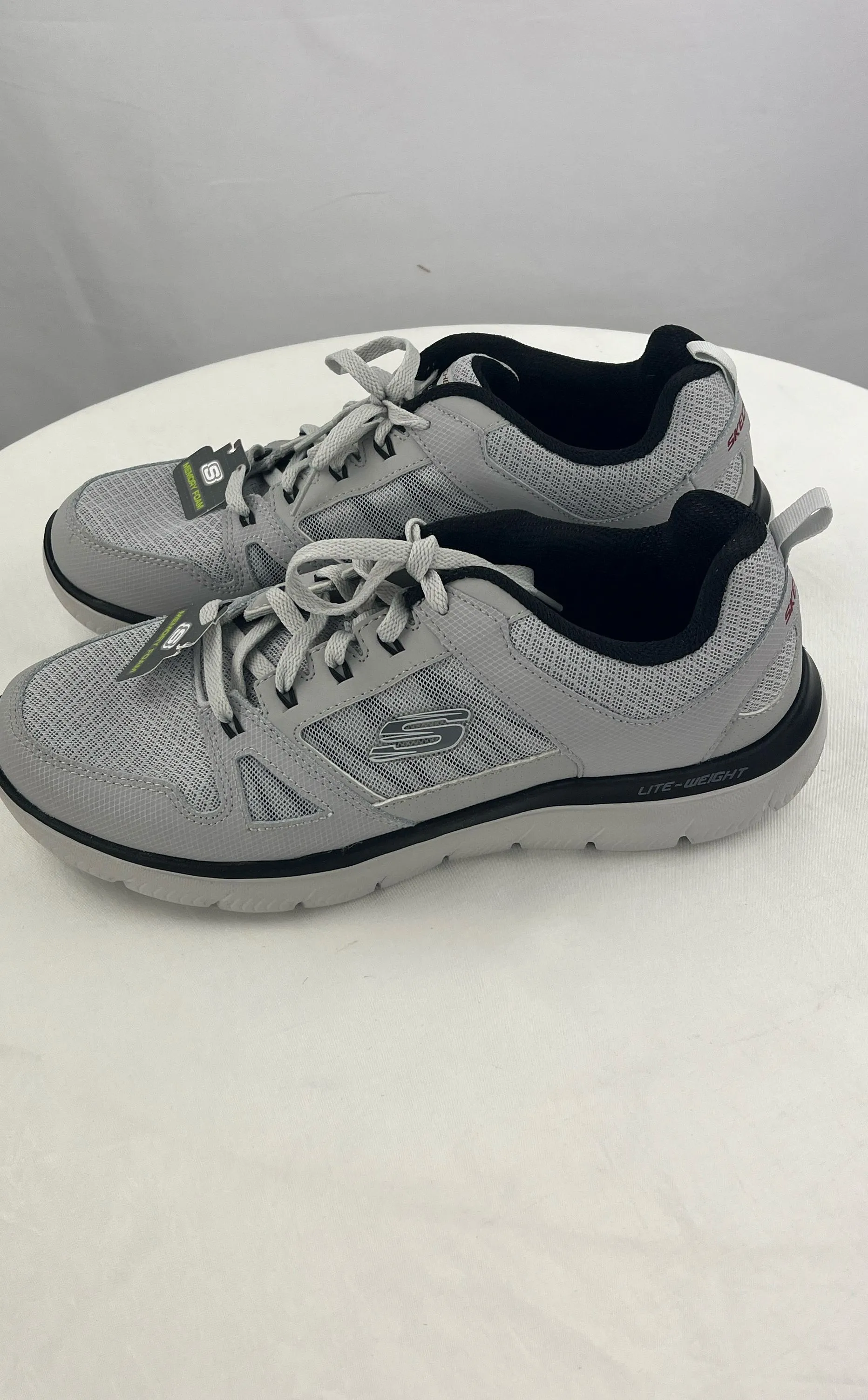 Skechers Men's Gray Lite-Weight Sneakers Memory Foam Soles Size 9.5 NWT